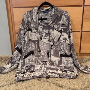 Vintage Print Men's Pele silk Lightweight Hoodie - Black and Gray